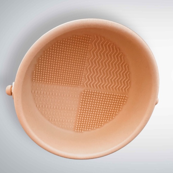 NEW 3 in 1 Silicone Makeup Brush Cleaner Organizer Bowl With Mat Color: Lt Pink - Picture 2 of 6